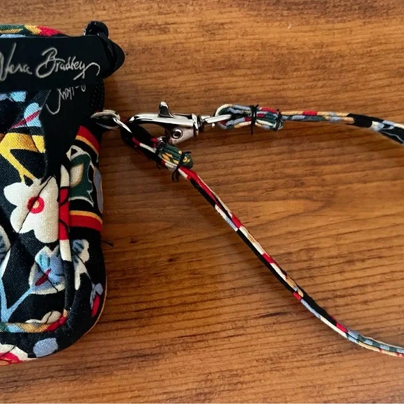 Vera Bradley Wristlet - Picture 2 of 4